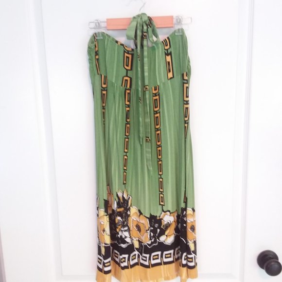 Venus dress size small with beads on straps around neck detail - Picture 4 of 4